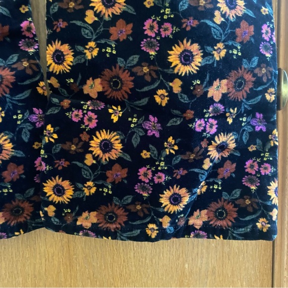 WRANGLER • High Rise Corduroy Fierce Flare - Floral - Size 12 x 34 - Picture 14 of 16